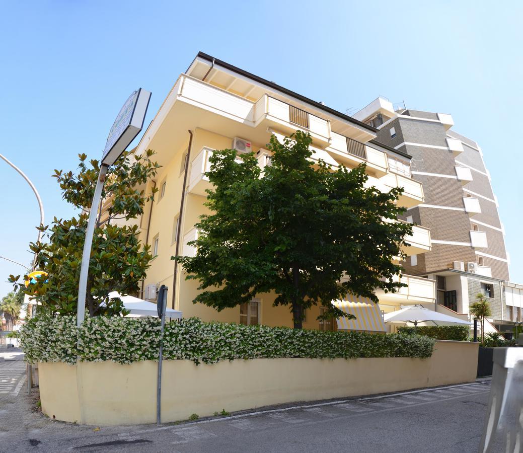 Residence Riviera Alba Adriatica Extérieur photo